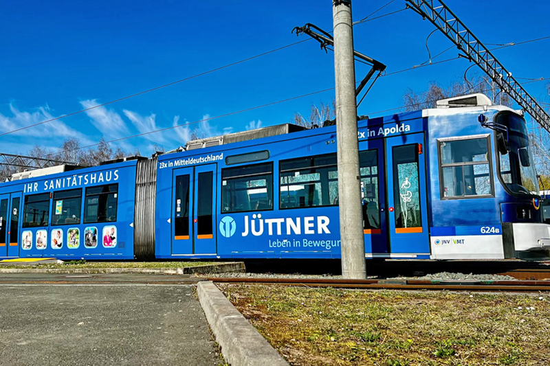 Straßenbahn im Jüttner-Design in Jena