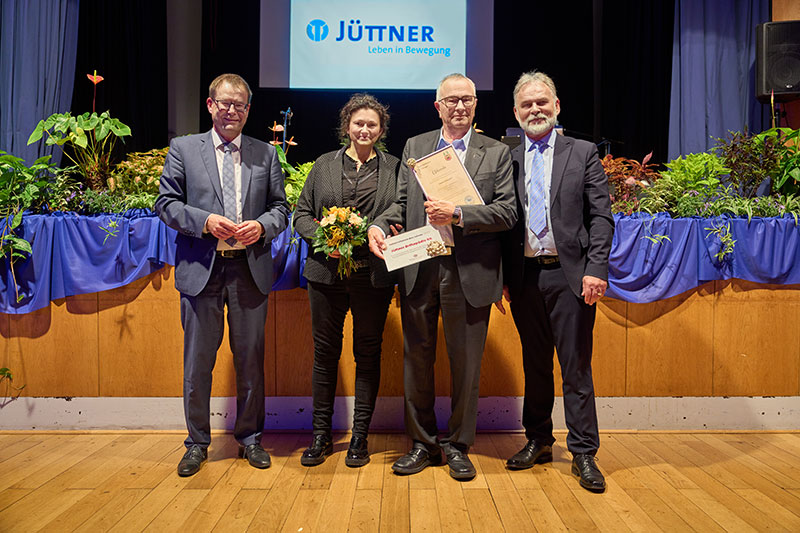 Jüttner erhält Auszeichung „Unternehmen des Jahres“.